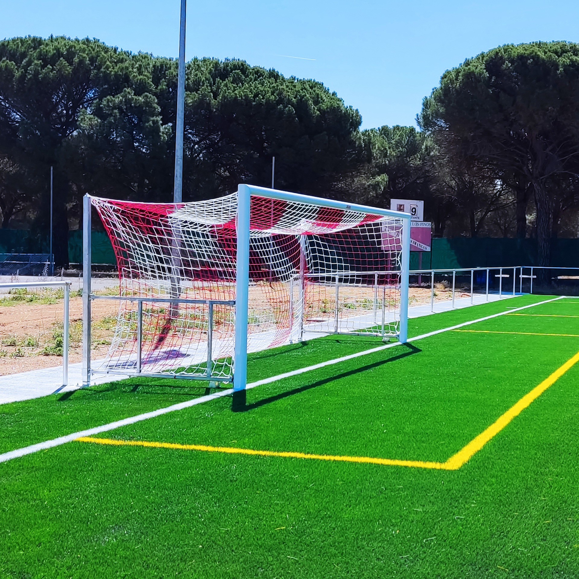 jgo porterías al. fútbol7 90mm abatibles arquillos galv caliente 1 JGO PORTERÍAS AL. FÚTBOL7 90MM ABATIBLES ARQUILLOS GALV CALIENTE