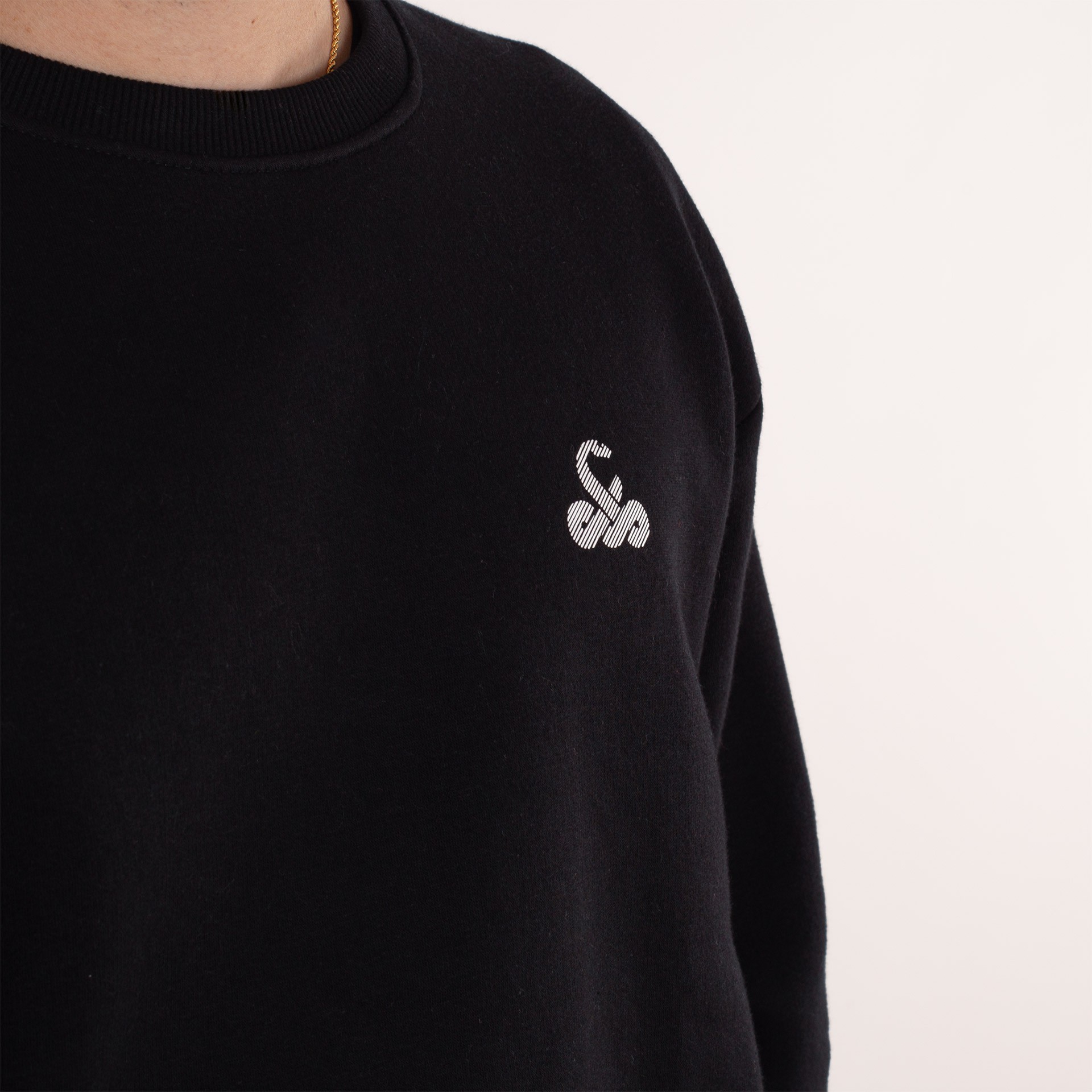 sudadera vibor-a cascabel negro 1 SUDADERA VIBOR-A CASCABEL